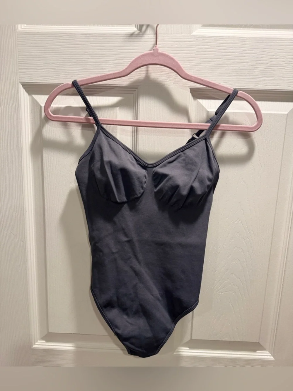 NWOT OQQ Seamless Thong Bodysuit Medium Gray Sculpting Stretch Cami Slim Fit - Picture 2 of 9